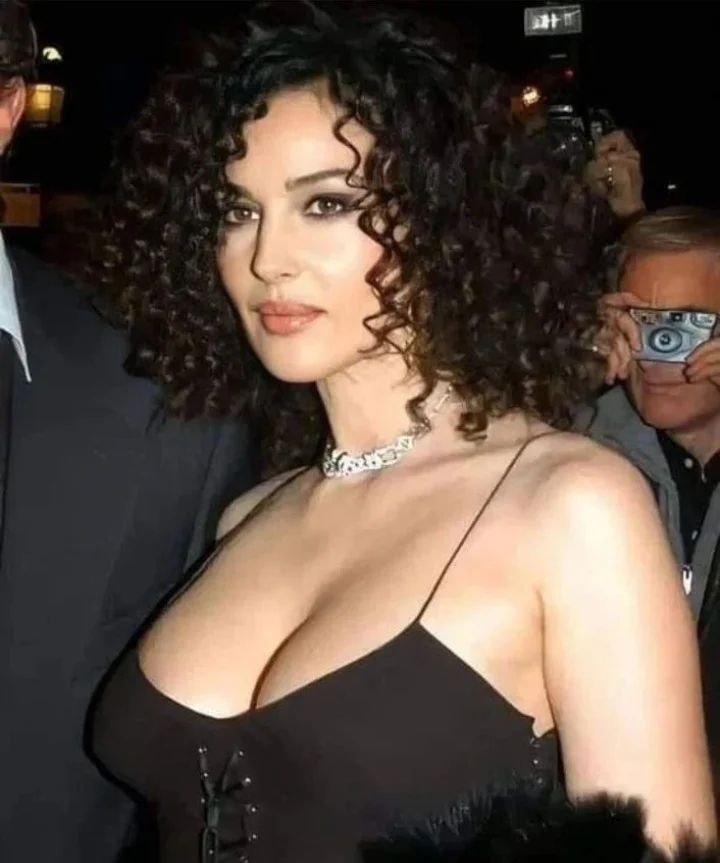 Monica belluci #b9awf9iR