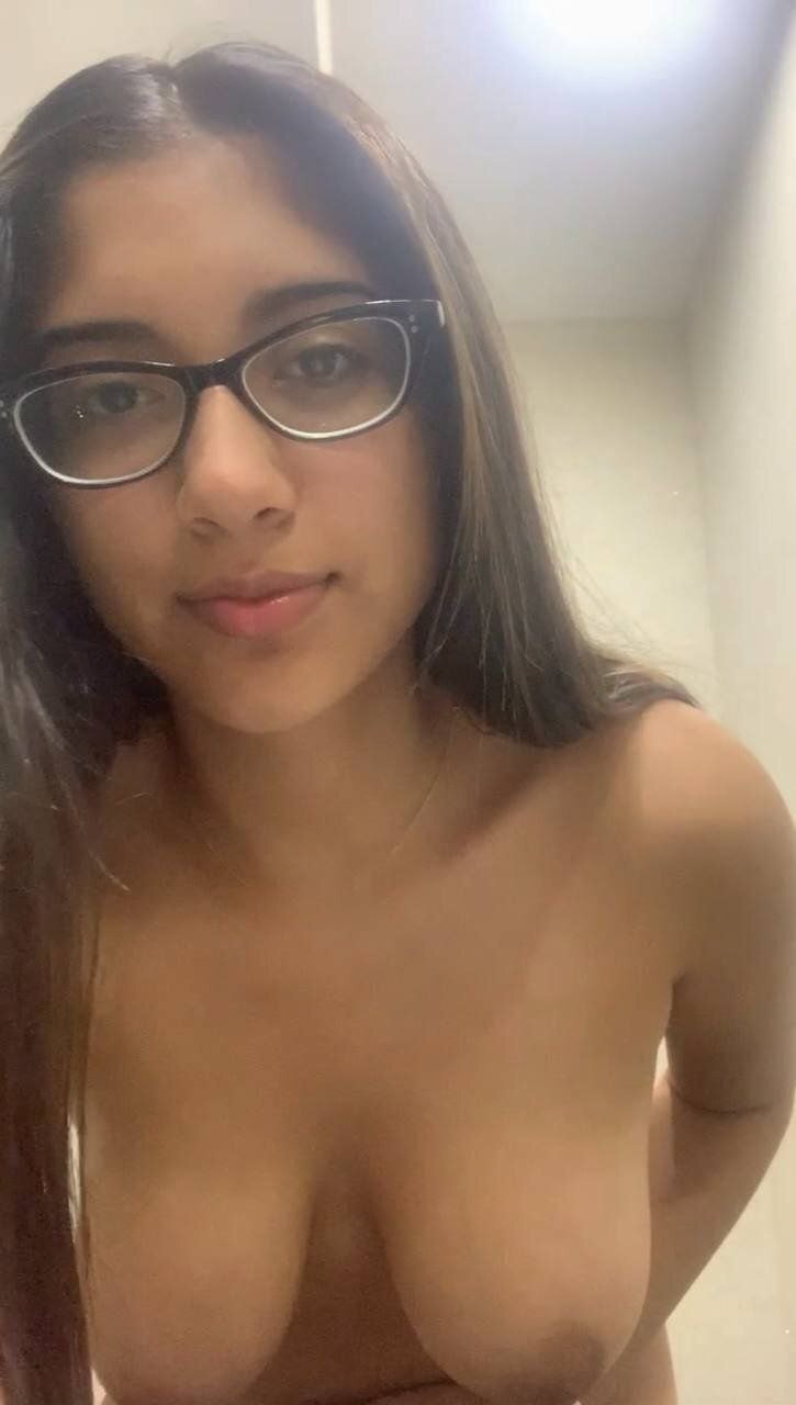 Hot Latina With Big Titties #a7Ol9IEu