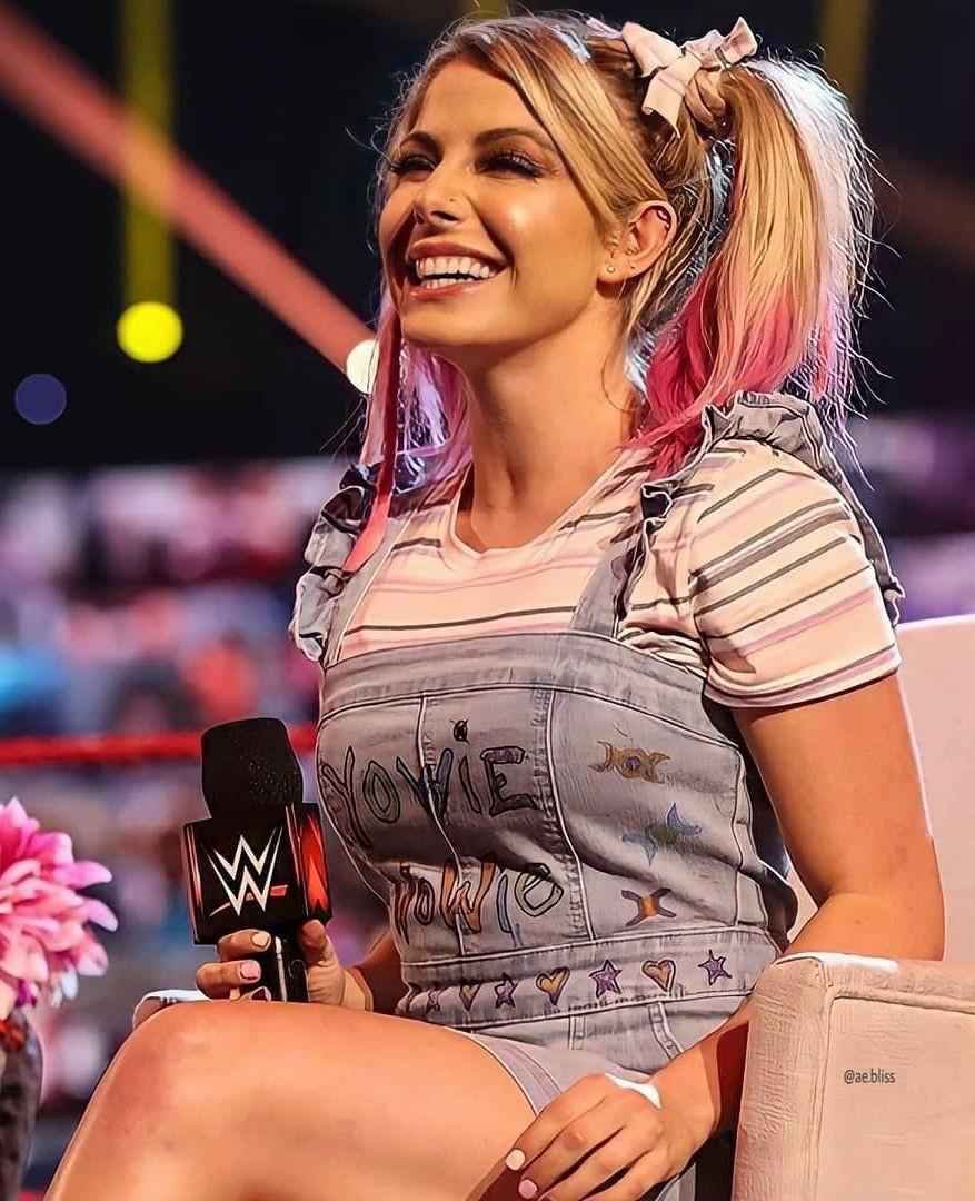 WWE Alexa Bliss #AjWdhIzB