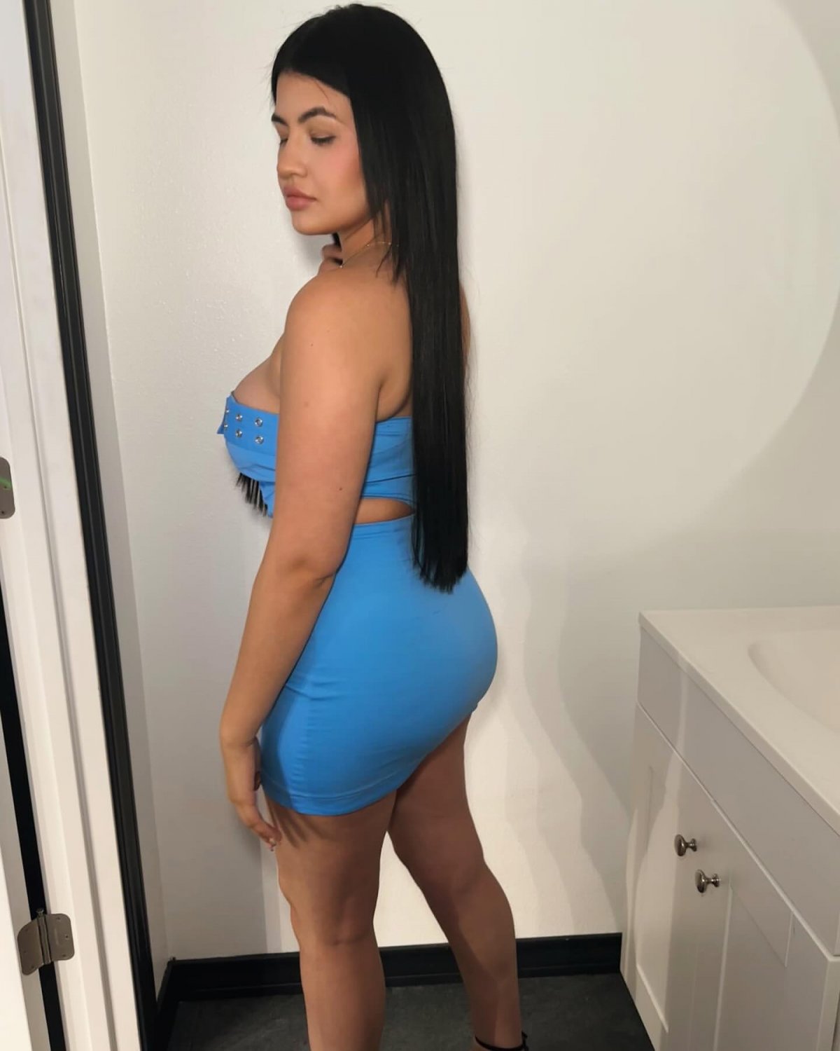 Can’t stop gooning to my sexy ass cousin #mjOo3ZrU