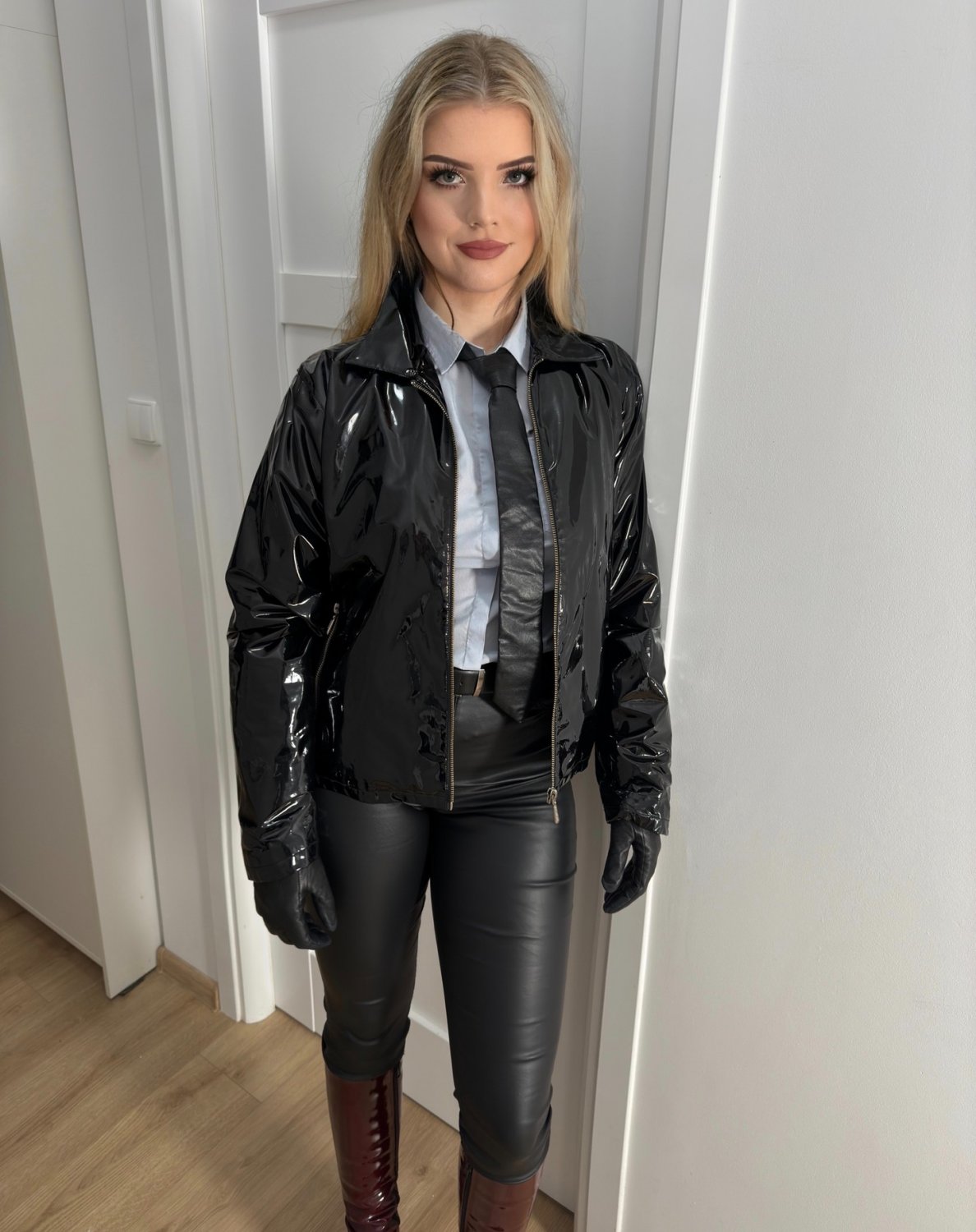 Sexy PVC babe #7B9byxCE